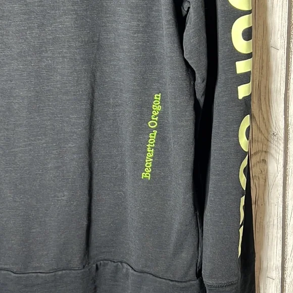 NIKE SPORTSWEAR WORLD TOUR LONG SLEEVE SHIRT SIZE MEDIUM - Picture 10 of 12